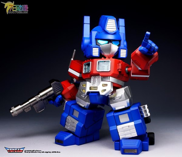 Topeam Super Deformed Not G1 Optimus Prime Figure Images  (12 of 16)